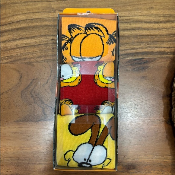 Bioworld Other - Garfield Men's Vibrant Socks Set